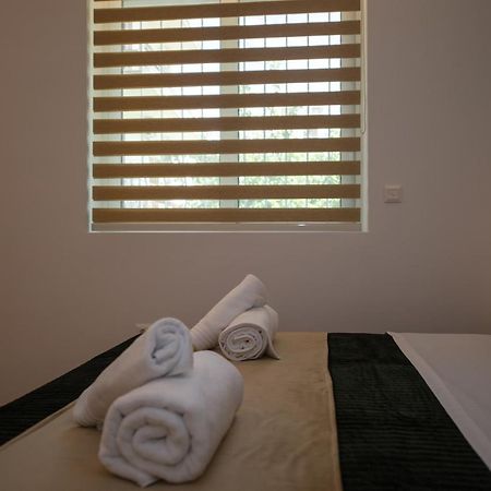 Kanari Elegant And Cozy Studios Каламата Экстерьер фото